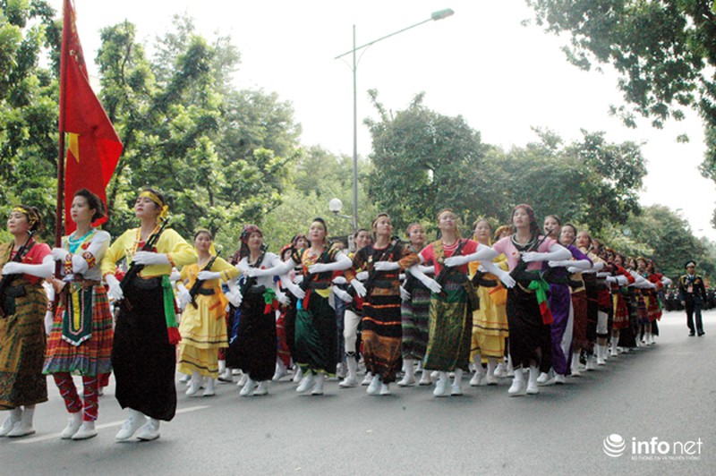 Những bóng hồng chắc tay súng diễu binh, diễu hành chào mừng Quốc khánh - ảnh 5