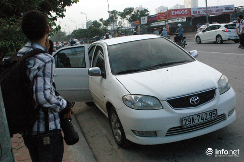 Ngắm “cậu ấm, cô chiêu” cưỡi xế hộp đi khai giảng - ảnh 10