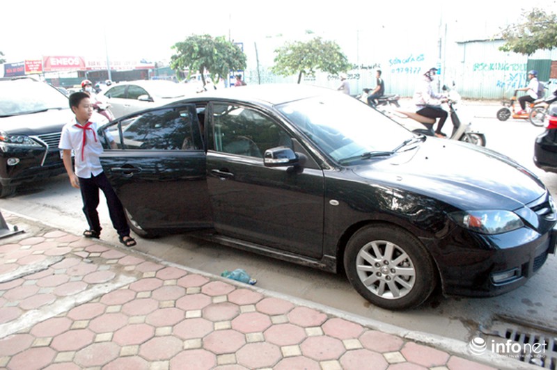 Ngắm “cậu ấm, cô chiêu” cưỡi xế hộp đi khai giảng - ảnh 3