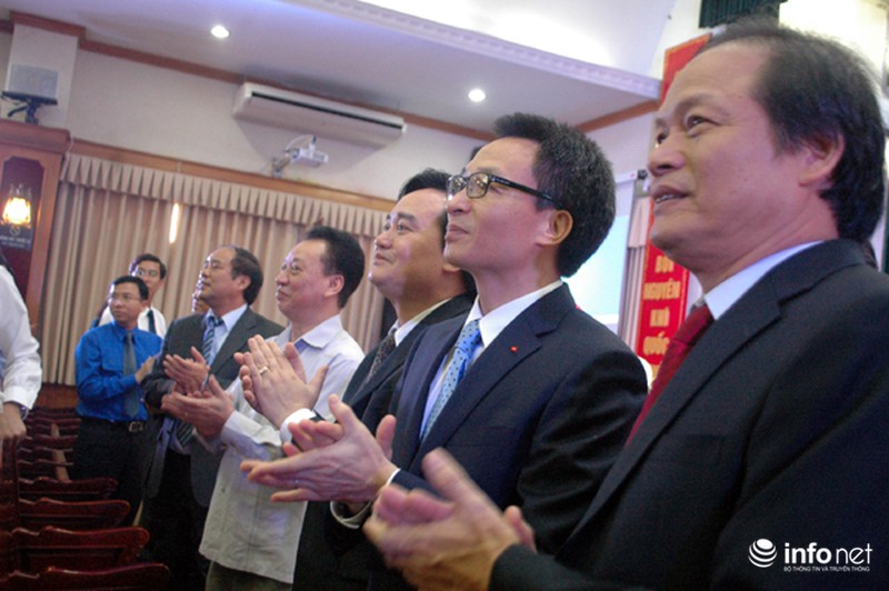 Chia sẻ đầy ý nghĩa của PTT Vũ Đức Đam trong lễ khai giảng trường ĐH KHXH&NV - ảnh 3