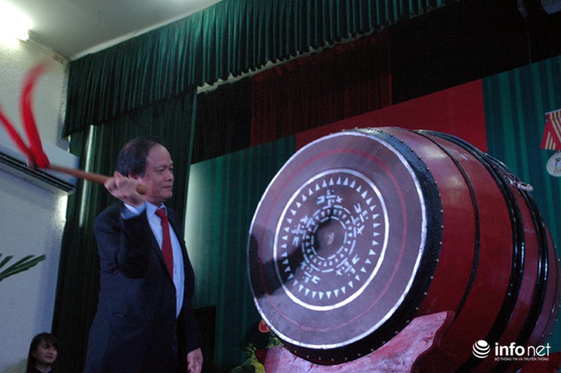 Chia sẻ đầy ý nghĩa của PTT Vũ Đức Đam trong lễ khai giảng trường ĐH KHXH&NV - ảnh 9