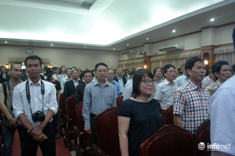 Chia sẻ đầy ý nghĩa của PTT Vũ Đức Đam trong lễ khai giảng trường ĐH KHXH&NV - ảnh 7