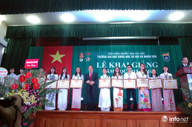 Chia sẻ đầy ý nghĩa của PTT Vũ Đức Đam trong lễ khai giảng trường ĐH KHXH&NV - ảnh 11