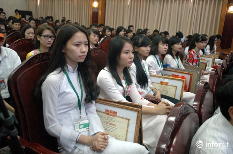 Chia sẻ đầy ý nghĩa của PTT Vũ Đức Đam trong lễ khai giảng trường ĐH KHXH&NV - ảnh 12