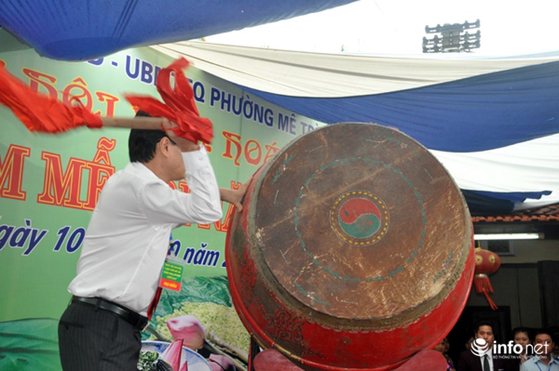 Biển người nô nức đến xem hội “Làng cốm Mễ Trì” - ảnh 1