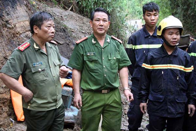 Huy động 200 người tìm kiếm nạn nhân mắc kẹt trong lò than ở Hòa Bình - ảnh 2