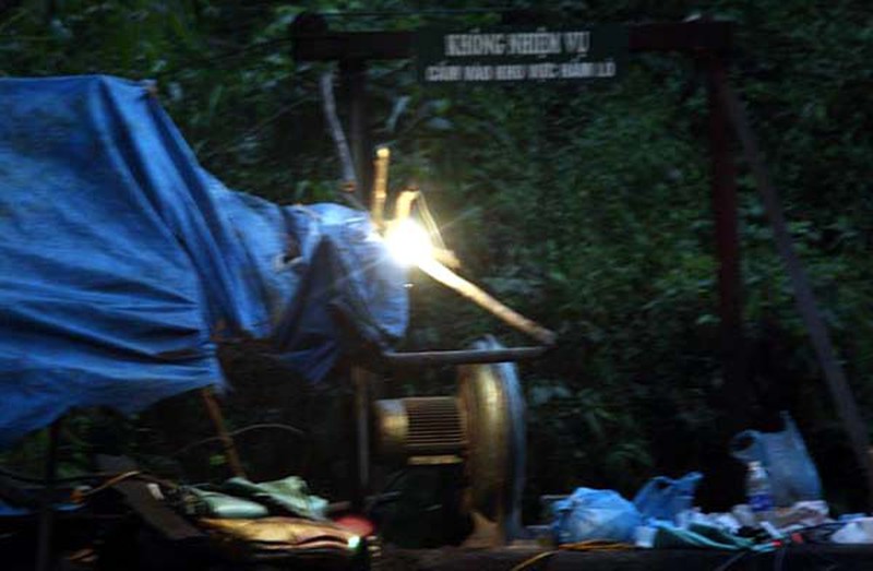 Huy động 200 người tìm kiếm nạn nhân mắc kẹt trong lò than ở Hòa Bình - ảnh 3