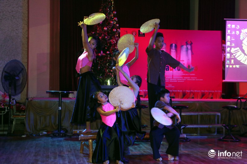 Những nhà vô địch dancer nhí trổ tài trong show Sắc mầu tuổi thơ - ảnh 4