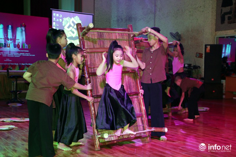 Những nhà vô địch dancer nhí trổ tài trong show Sắc mầu tuổi thơ - ảnh 6