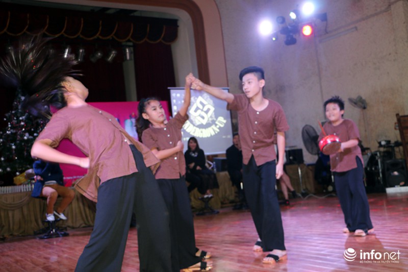 Những nhà vô địch dancer nhí trổ tài trong show Sắc mầu tuổi thơ - ảnh 9