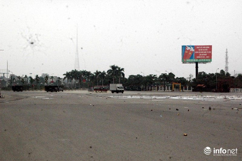 Xem lực lượng CA triển khai diễn tập chống bạo động bảo vệ Đại hội Đảng - ảnh 19