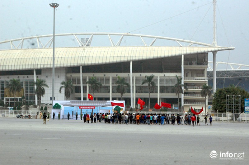 Xem lực lượng CA triển khai diễn tập chống bạo động bảo vệ Đại hội Đảng - ảnh 8