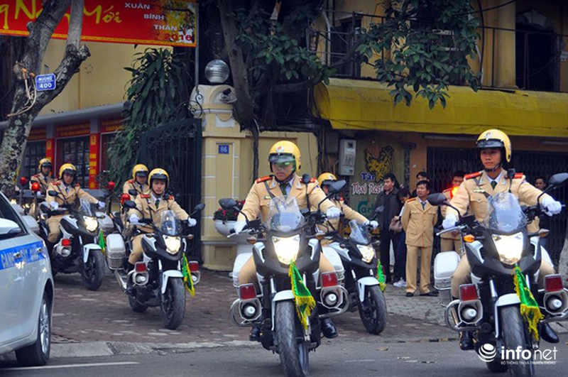 CSGT Hà Nội phối hợp với 7 tỉnh để đảm bảo ATGT, bảo vệ Đại hội Đảng 12 - ảnh 6