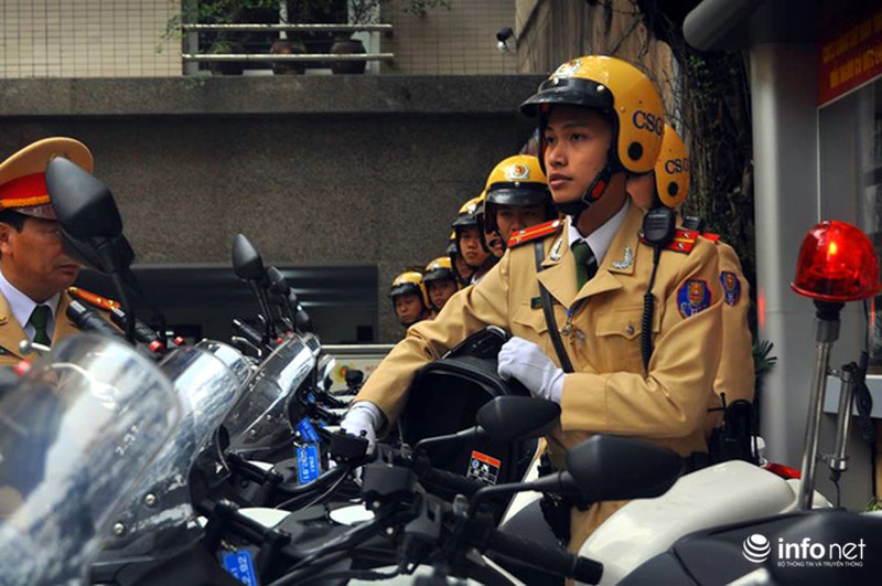 CSGT Hà Nội phối hợp với 7 tỉnh để đảm bảo ATGT, bảo vệ Đại hội Đảng 12 - ảnh 4
