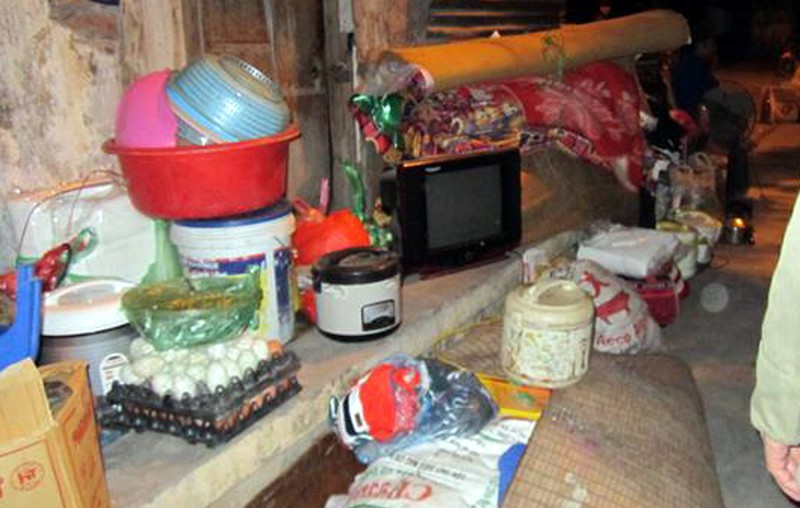 Khu tập thể Bưu Điện bốc cháy, dân ôm đồ chạy toán loạn - ảnh 4