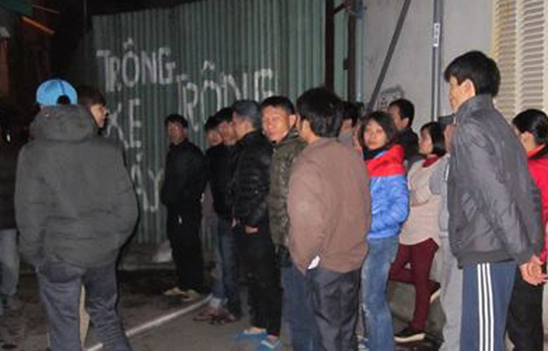 Khu tập thể Bưu Điện bốc cháy, dân ôm đồ chạy toán loạn - ảnh 7