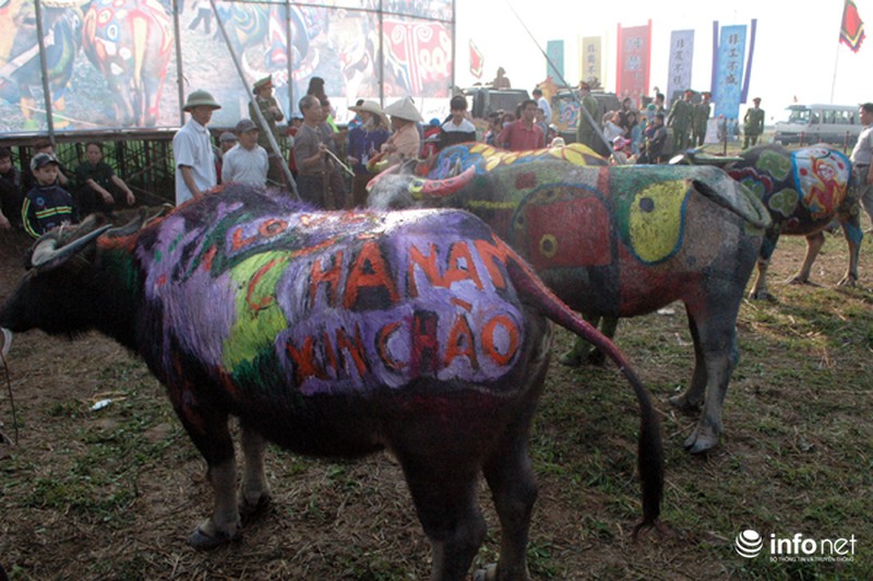 Trâu cày Tịch Điền trang trí hình chú khỉ “đi mây về gió” - ảnh 3