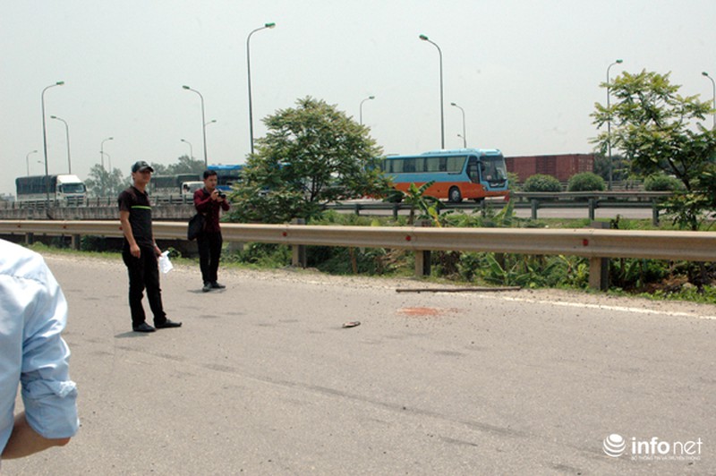 Ráo riết điều tra vụ nam thanh niên tử vong bất thường cạnh Đại lộ Thăng Long - ảnh 7