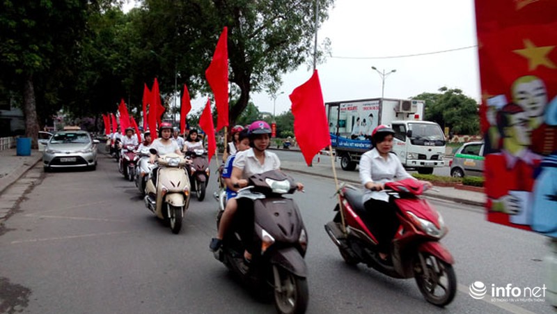 Cử tri Thủ đô “đội mưa” đi bỏ phiếu bầu cử - ảnh 2