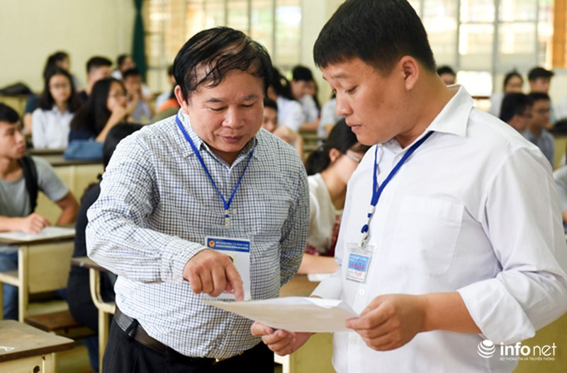 Thứ trưởng Bộ GD&ĐT động viên thí sinh tại phòng thi THPT Quốc gia - ảnh 14