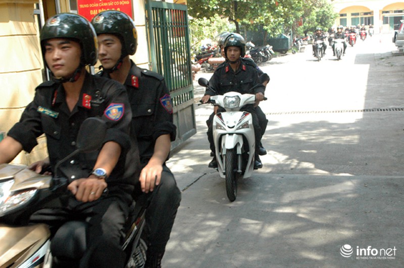 Ngày đầu CSCĐ Thủ đô xử lý vi phạm của người tham gia giao thông - ảnh 4