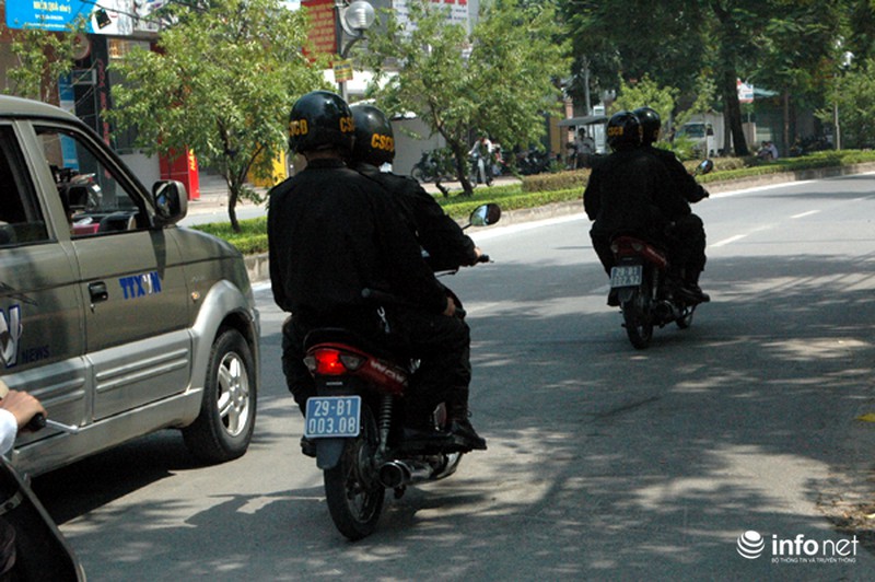 Ngày đầu CSCĐ Thủ đô xử lý vi phạm của người tham gia giao thông - ảnh 6