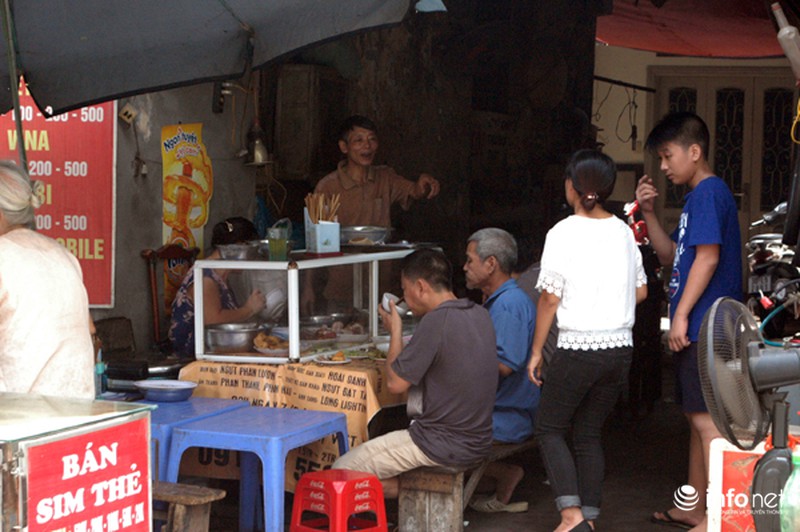 Hà Nội: Cháy nhà cạnh ngã tư Lê Duẩn - Khâm Thiên lúc giữa trưa - ảnh 6