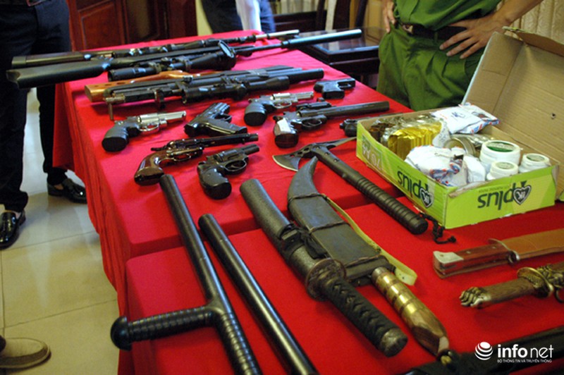 Phát hoảng với kho vũ khí của nhóm giang hồ ở Hà Nội - ảnh 11