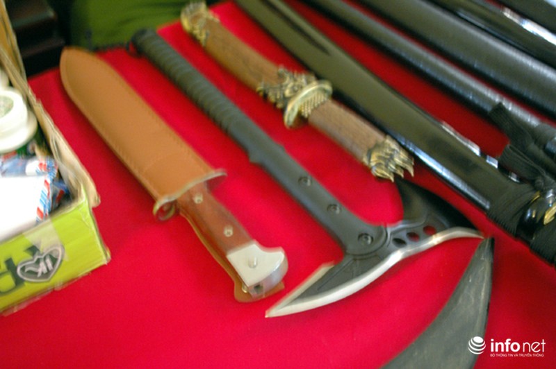 Phát hoảng với kho vũ khí của nhóm giang hồ ở Hà Nội - ảnh 7