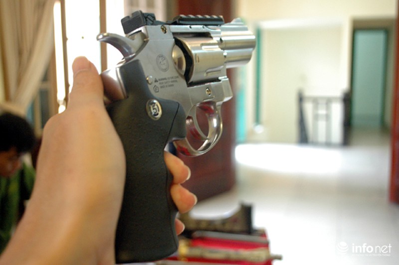 Phát hoảng với kho vũ khí của nhóm giang hồ ở Hà Nội - ảnh 2