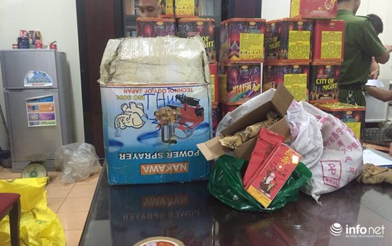 Hàng trăm quả pháo hình lựu đạn trên xe tải được cảnh sát phát hiện - ảnh 3