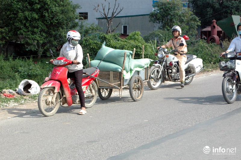 CSGT Hà Nội kiên quyết xử lý các phương tiện gây nguy hiểm trên đường - ảnh 6