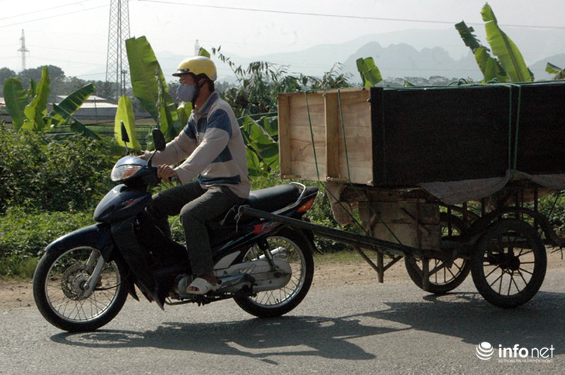 CSGT Hà Nội kiên quyết xử lý các phương tiện gây nguy hiểm trên đường - ảnh 7