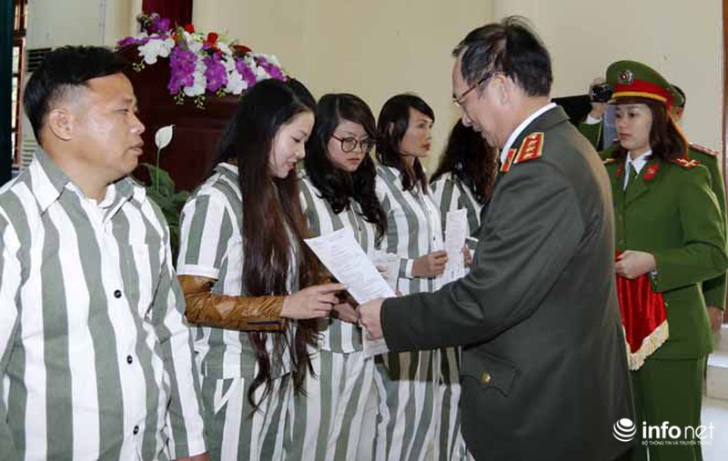 Nước mắt ngày trở về của những người một thời lầm lỗi - ảnh 2