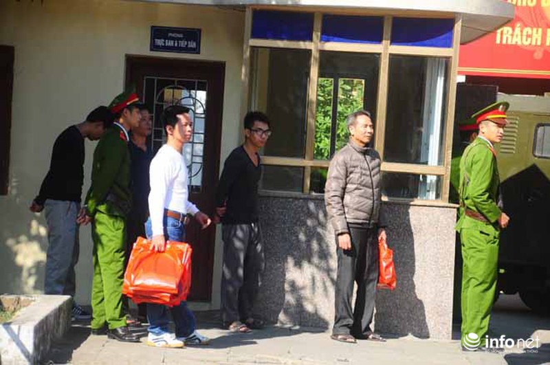 Nước mắt ngày trở về của những người một thời lầm lỗi - ảnh 9