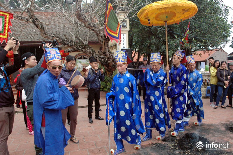 Người Hà Nội thi kéo lửa nấu cơm cầu may đầu xuân - ảnh 14