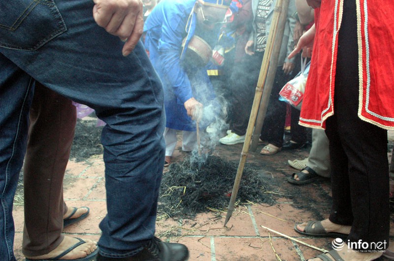 Người Hà Nội thi kéo lửa nấu cơm cầu may đầu xuân - ảnh 15