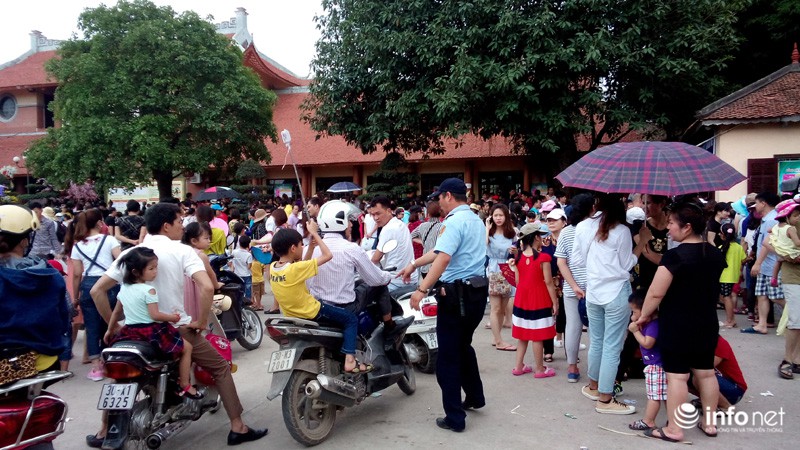 Dòng người “bủa vây” Thiên đường Bảo Sơn, vườn thú Thủ Lệ - ảnh 1