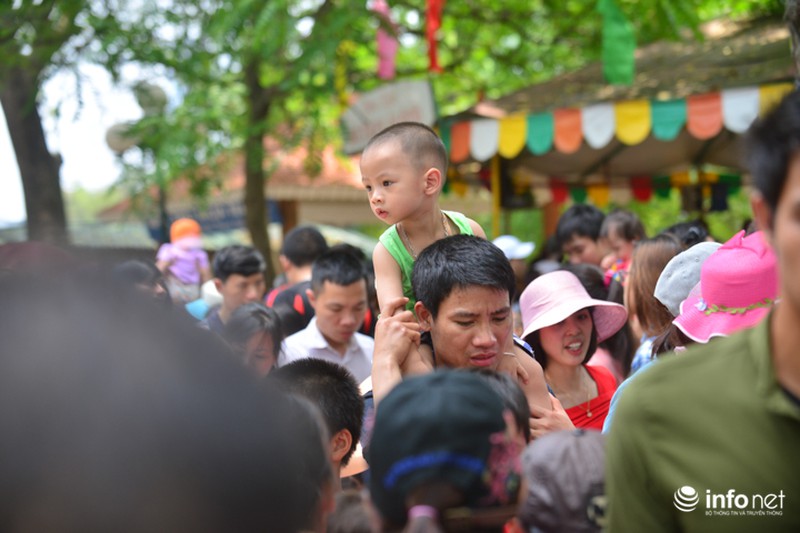 Dòng người “bủa vây” Thiên đường Bảo Sơn, vườn thú Thủ Lệ - ảnh 20
