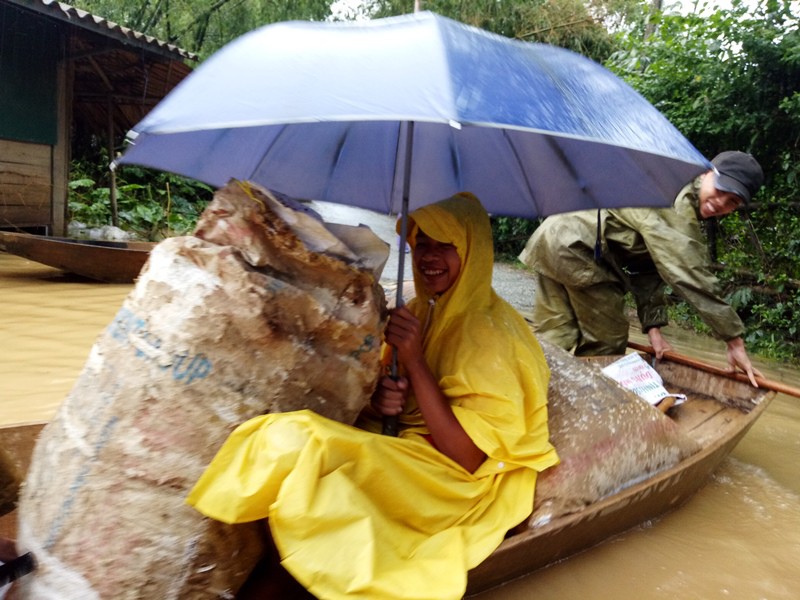 Hà Tĩnh: Hàng loạt hồ chứa đang xả lũ, hơn 1.000 hộ dân bị ngập - ảnh 9