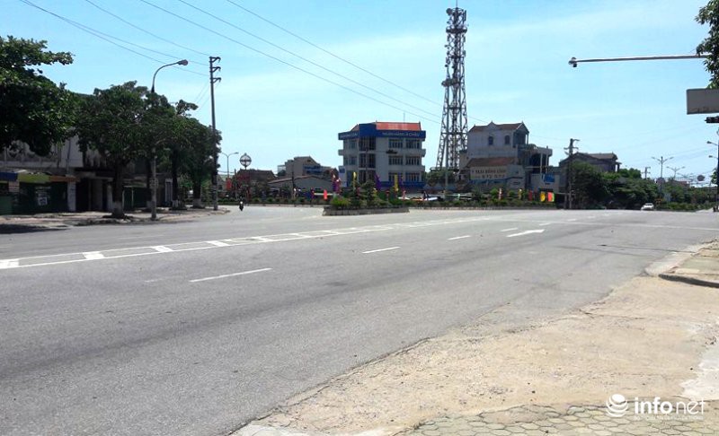 Miền Trung: Nắng nóng, gió Lào bỏng rát, người dân thắp đèn ra đồng từ 4h sáng - ảnh 10