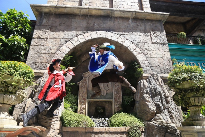 “Mục sở thị” ngự lâm quân Anh đấu kiếm tại Việt Nam - ảnh 1