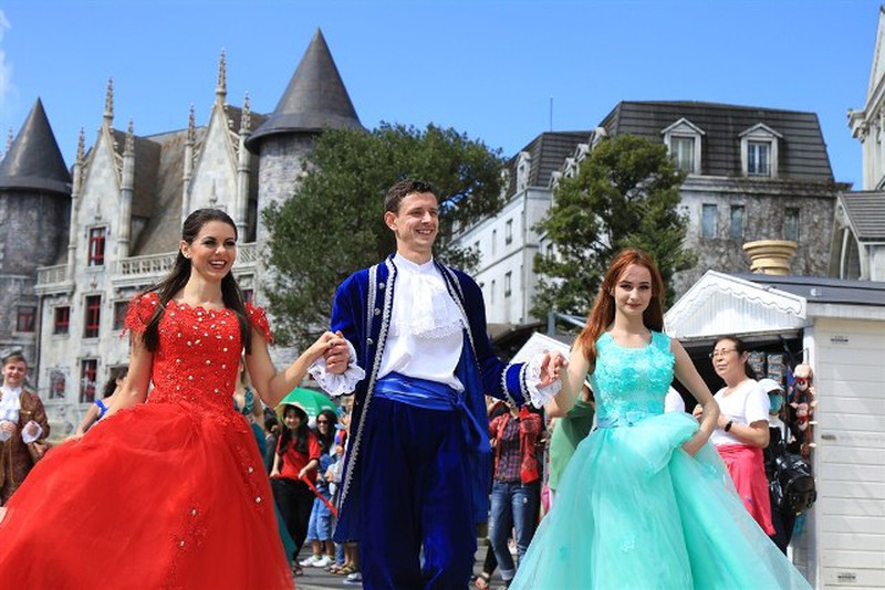 “Mục sở thị” ngự lâm quân Anh đấu kiếm tại Việt Nam - ảnh 7