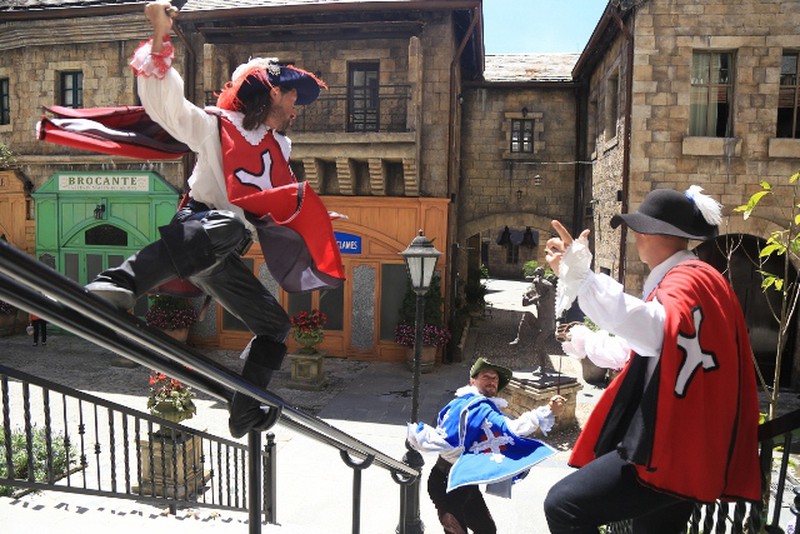 “Mục sở thị” ngự lâm quân Anh đấu kiếm tại Việt Nam - ảnh 2