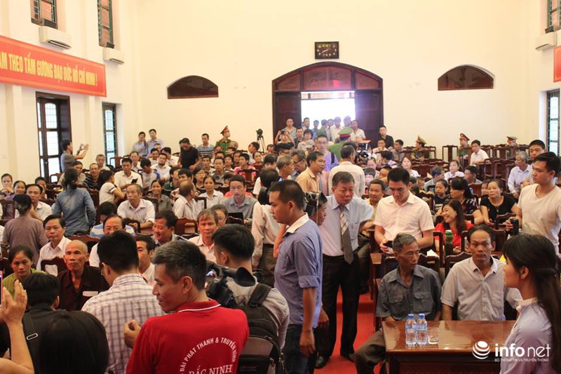 Công khai xin lỗi án oan nhưng Nhà báo không có giấy mời không được chụp ảnh - ảnh 2