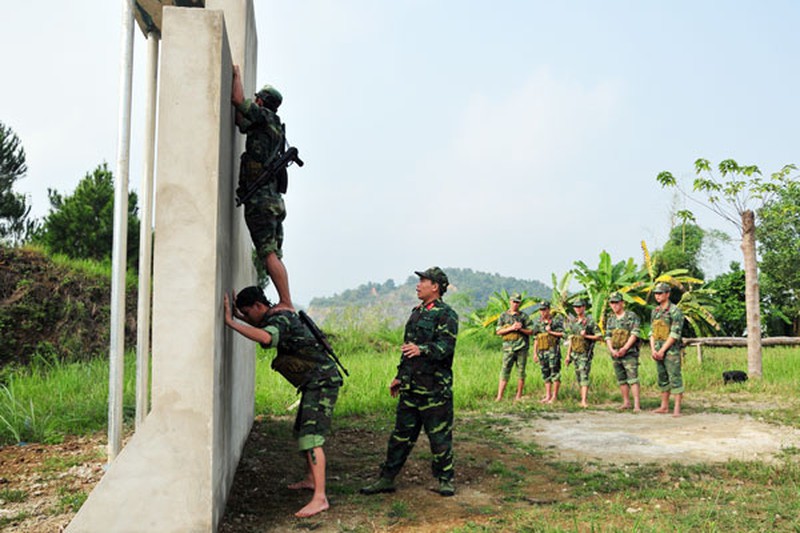 Xem lính trinh sát khổ luyện - ảnh 4