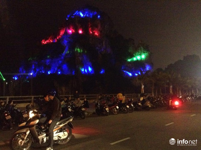 Trực tuyến: Không khí đón năm mới Ất Mùi - 2015 của người Việt ở năm châu - ảnh 40