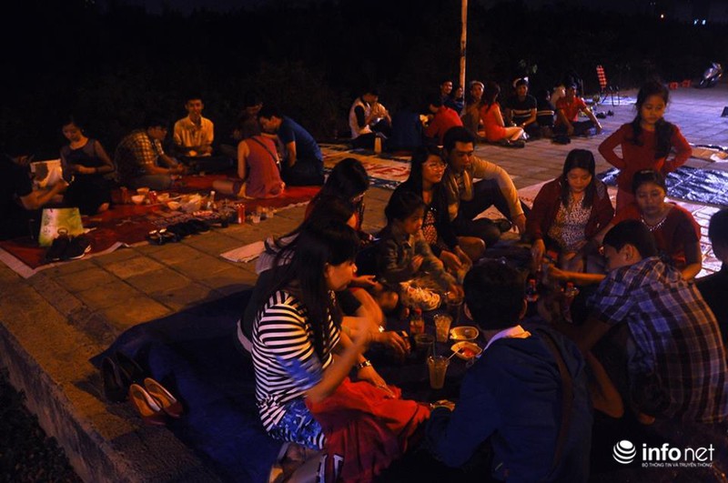 Trực tuyến: Không khí đón năm mới Ất Mùi - 2015 của người Việt ở năm châu - ảnh 27