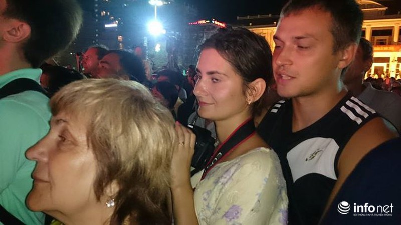 Trực tuyến: Không khí đón năm mới Ất Mùi - 2015 của người Việt ở năm châu - ảnh 49