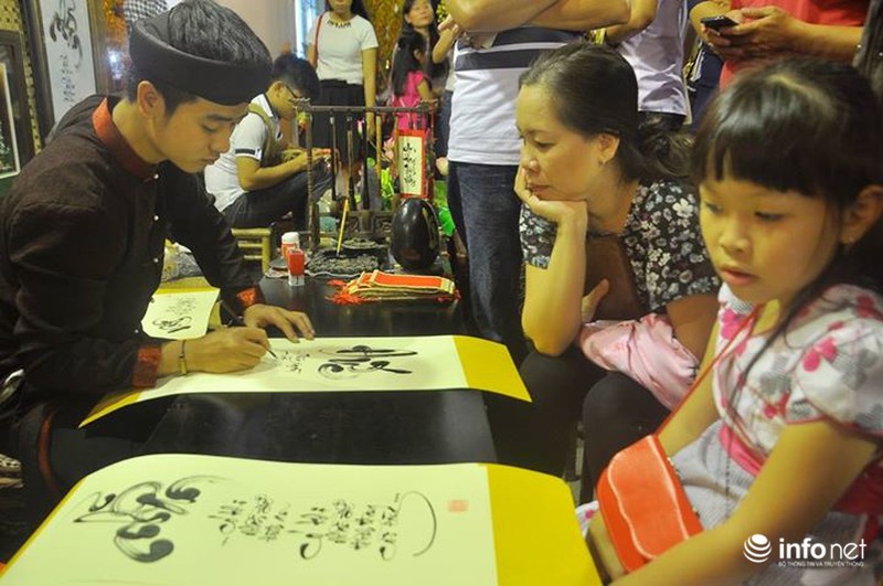 Trực tuyến: Không khí đón năm mới Ất Mùi - 2015 của người Việt ở năm châu - ảnh 51